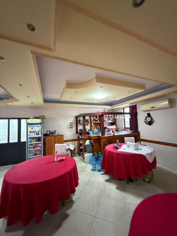 🏢 Locale commerciale in affitto a Durazzo