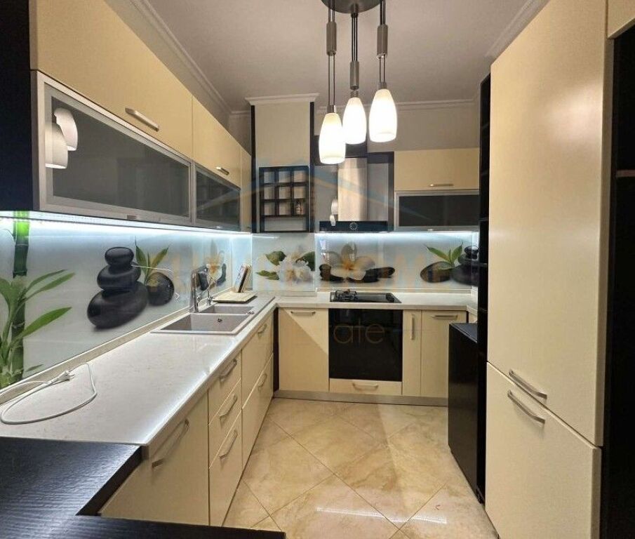 Qera, Apartament 2+1, Unaza e Re !!