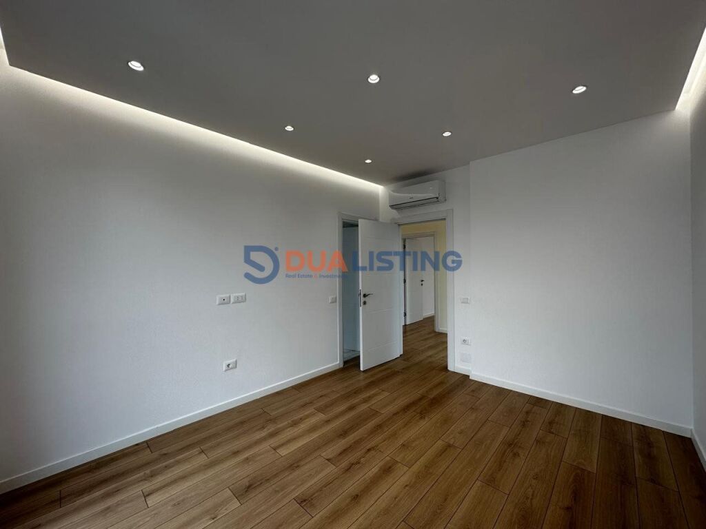 We offer ideal office space for rent in the Arlis Complex, Rruga e Dibrës 📍