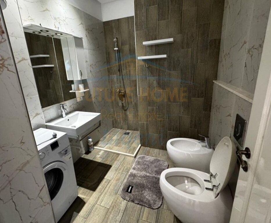 Shitet, Apartament 2+1+2, Liqeni i Thatë, Tiranë.