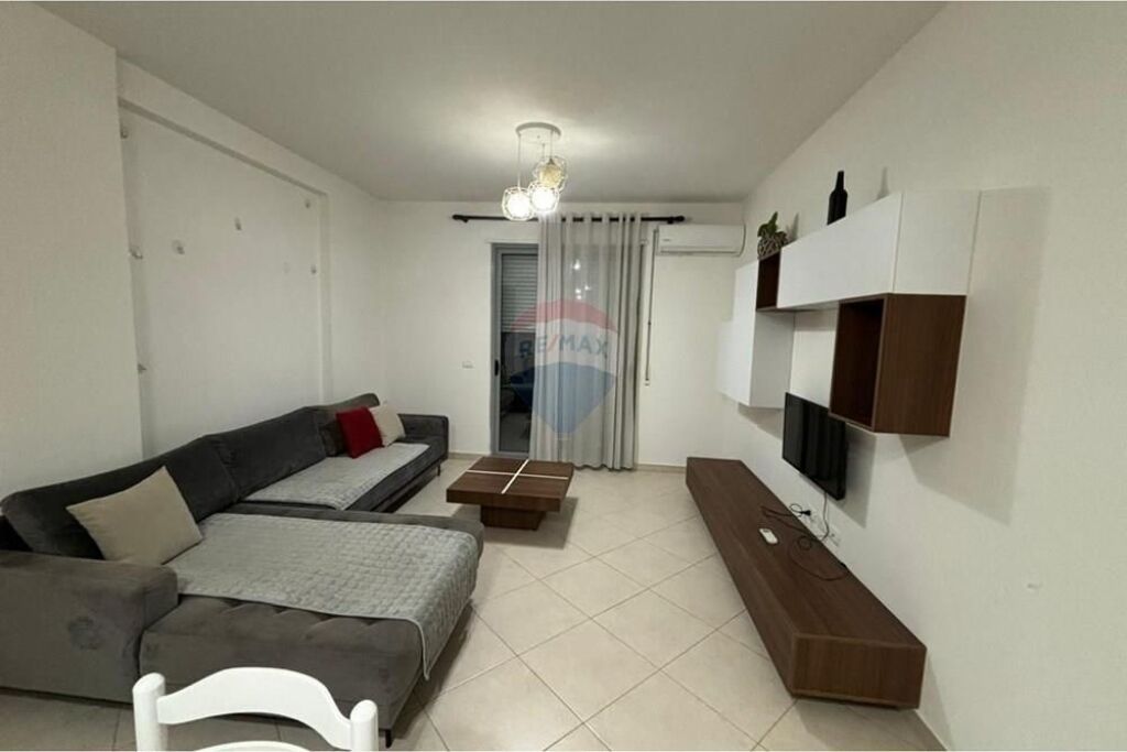🏡 APARTMENT 2+1+2 FOR RENT – INDEPENDENCE SQUARE, VLORA