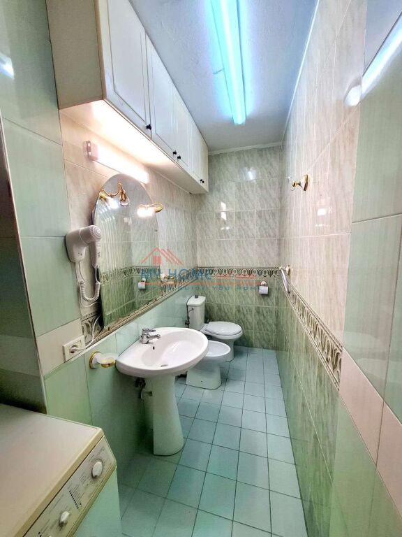 Apartament 1+1 me qera tek Komuna e Parisit