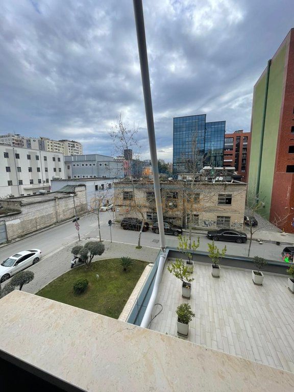 Qera, Ambjent biznesi Rruga Panorama , Quartum Residenxe