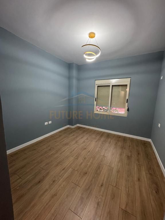 Shitet, Apartament 2+1,Fresk, Tirane