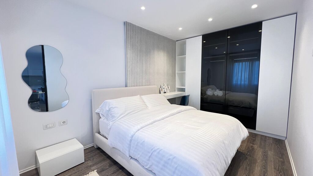 JEPET ME QERA APARTAMENT 1+1 PRAN RRUGES SE DURRESIT!!