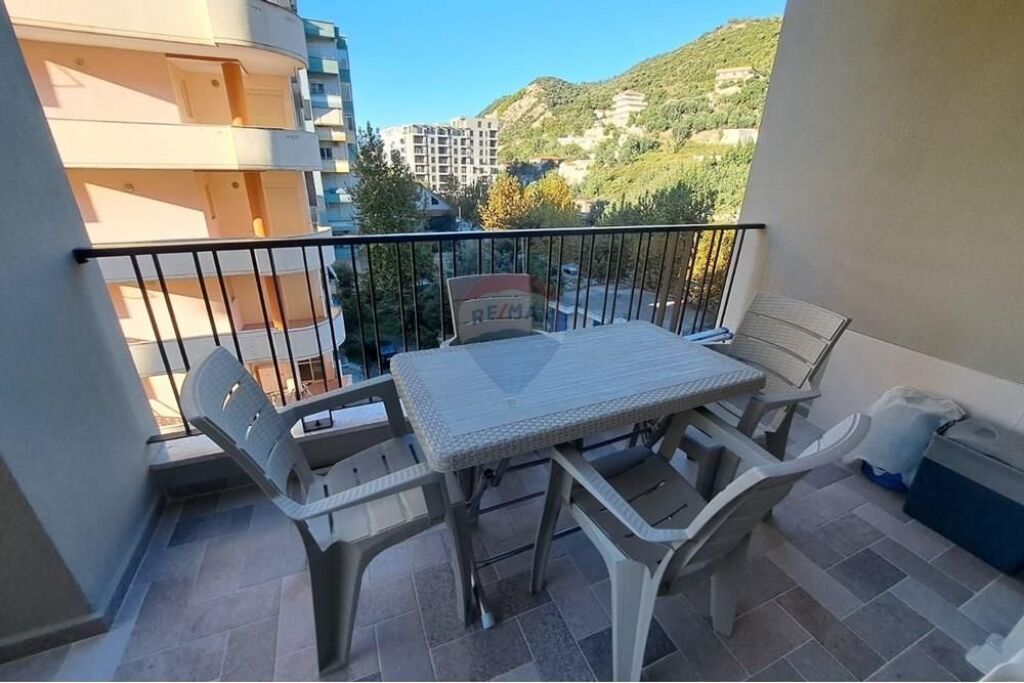 Apartament Luksoz për Shitje – Lungomare, Vlorë