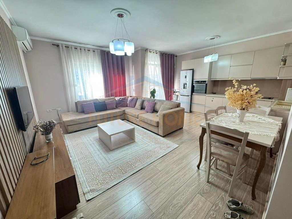 Qera, Apartament 2+1+Post Parkimi , Unaza e re