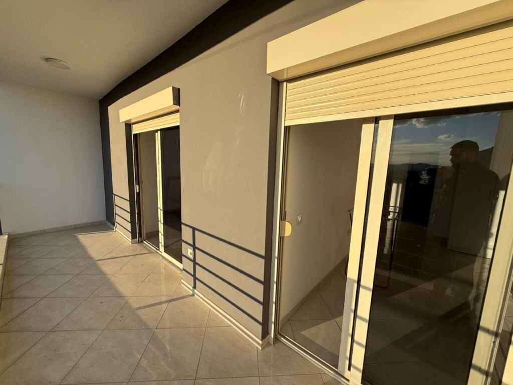 🏡 Shitet Apartament 2+1+2 📍 Kompleksi Tom Doshi, Shkozë💶 Çmimi: 137 milion leke