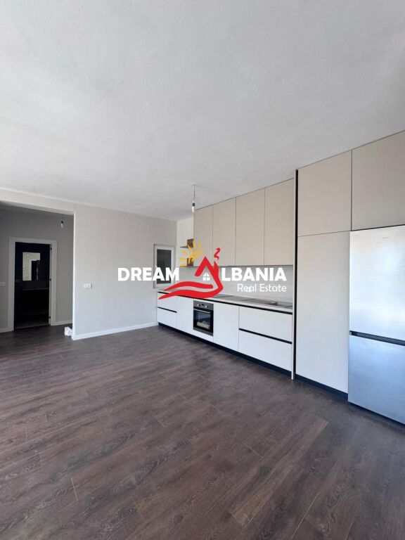 Jepen me qera 2 apartamente 2+1 ne fund te Bulevardit te Ri (ID 42215471)