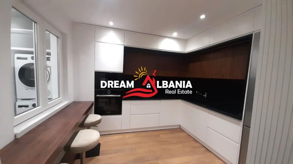 Super Appartamento di Lusso 2+1+2+garage in affitto a Bllok via Sami Frasheri (ID 42214523).