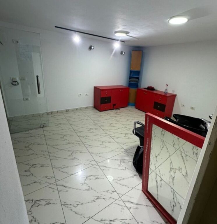 NEGOZIO IN AFFITTO 25 M2 SELVIA 55.000 LEKE