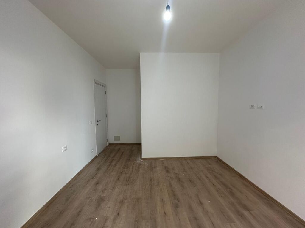 🏢 Shitet Apartament 2+1 – Univers City