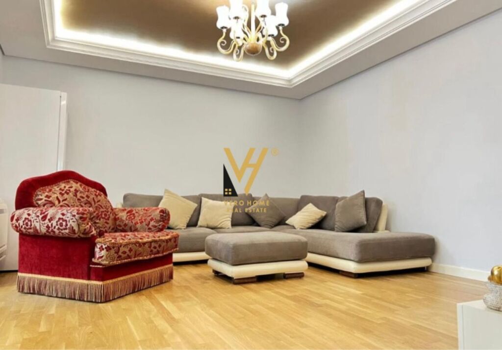 JEPET APARTAMENT 2+1 ME QIRA NE QENDER,RR.BARDHOK BIBA 1.000 EURO