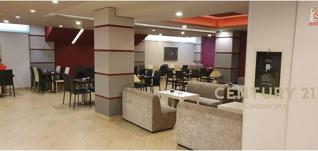 VENDIAMO SPAZIO COMMERCIALE - BAR/LOCALE NEL CENTRO DI DURAZZO, NEL CENTRO BUSINESS "RADESSA"