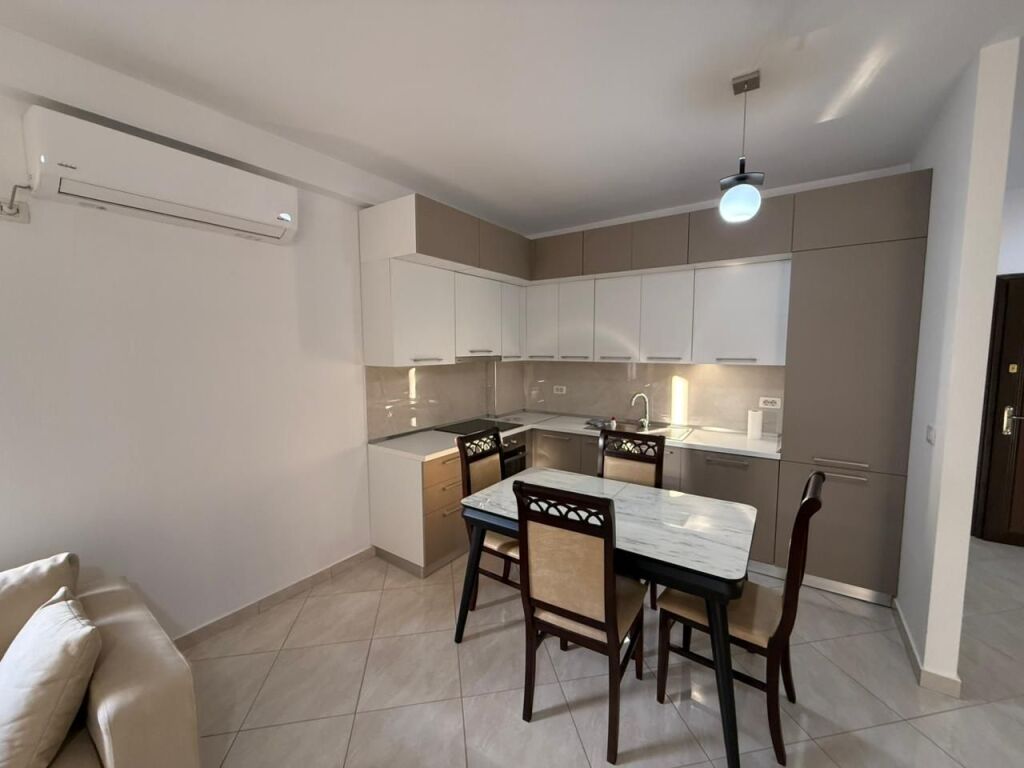 🏡 Shitet Apartament 2+1+2 📍 Kompleksi Tom Doshi, Shkozë💶 Çmimi: 137 milion leke