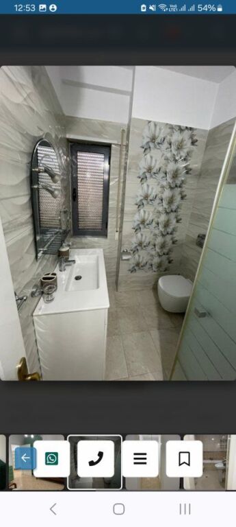 Tirane, appartamento 2+1 in affitto, 4° piano, superficie 100 m². Prezzo 670 € (Komuna e Parisit)