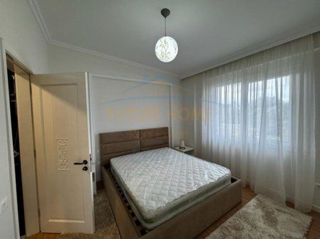 Shitet, Apartament 2+1+2, Liqeni i Thatë, Tiranë.