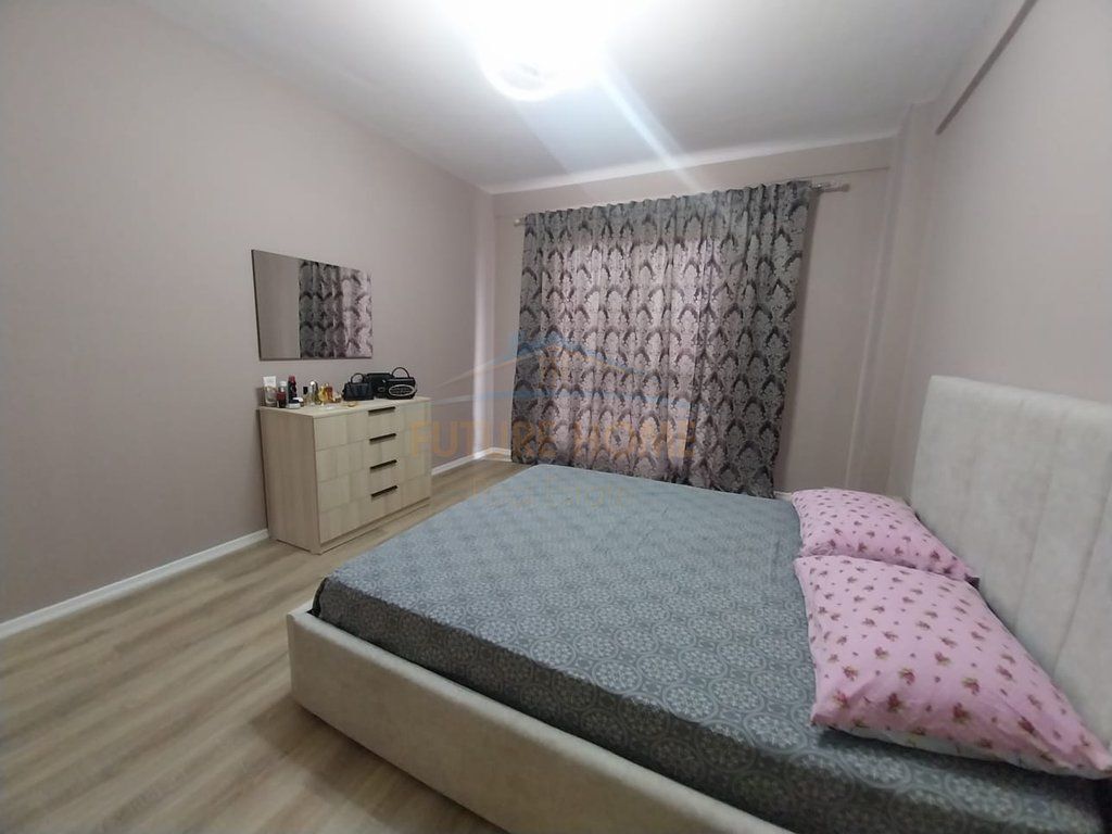Rent, Apartment 2+1+2+Parking Space, 5-Maji Street, Tirana.