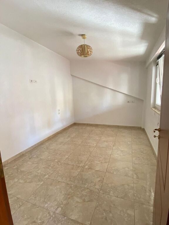 Penthouse kati i 7-të, me sipërfaqe totale 356 m².