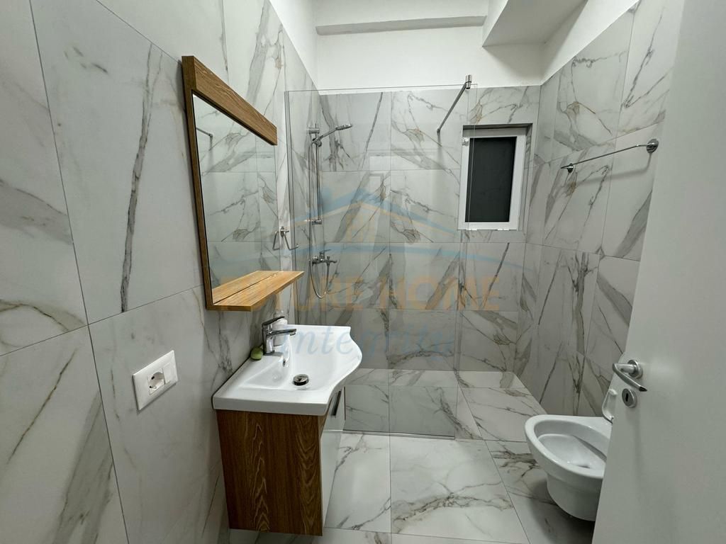 Qera, Apartament 1+1, Pazari I Ri, Tiranë.