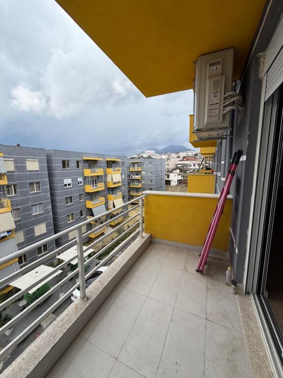Shkoze, affittiamo 2+1
