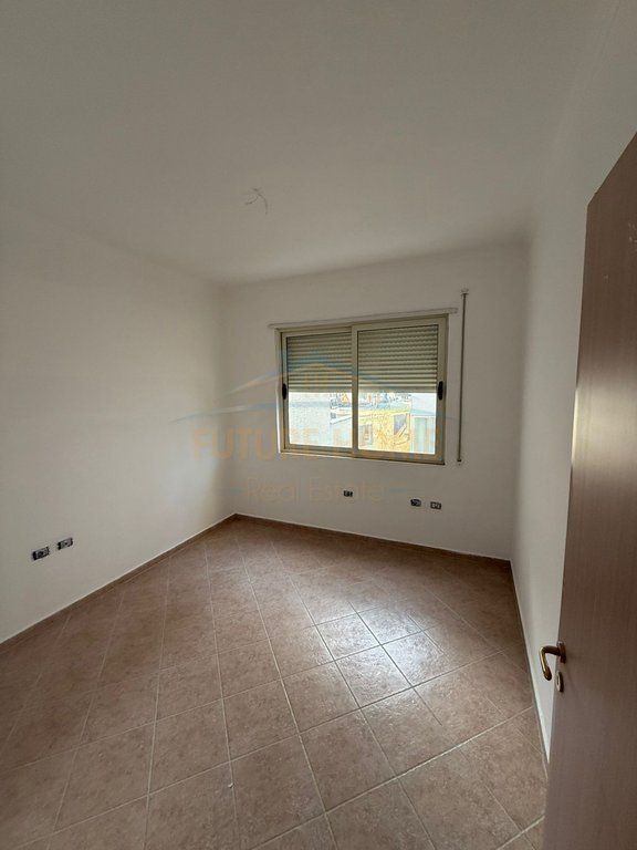 In vendita, Appartamento 2+1+2, Lago Secco, Tirana.