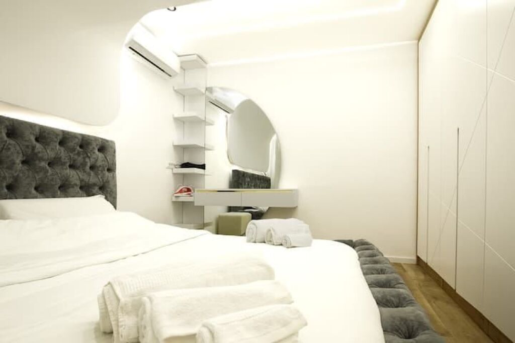APARTAMENT ME QERA 1+1 21 DHJETORI 65.000 LEKE