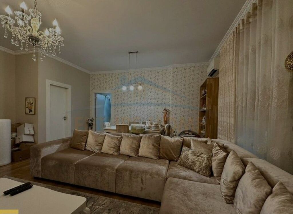 Shitet, Apartament 3+1+2, Liqeni i Thatë, Tiranë.