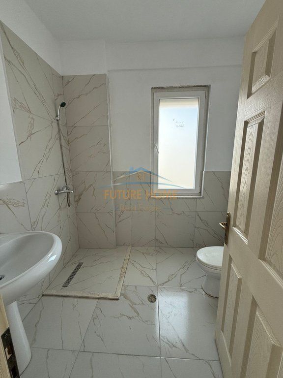 Shitet, Apartament 2+1+2, Casa Italia, Tirane.