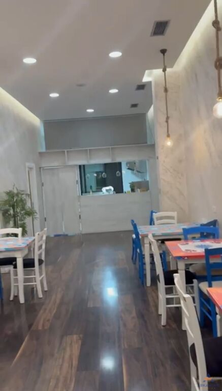 LOCALE COMMERCIALE IN AFFITTO 86M2 "PIAZZA WILLSON" 1400 EURO