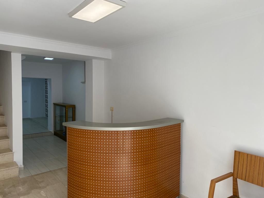 Business Premises, Center!