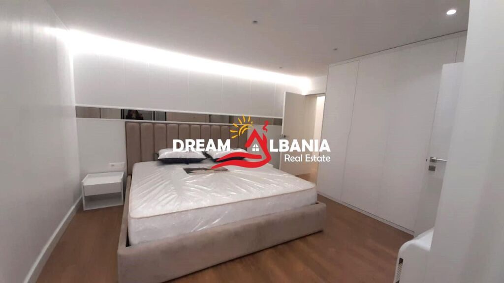 Super Appartamento di Lusso 2+1+2+garage in affitto a Bllok via Sami Frasheri (ID 42214523).
