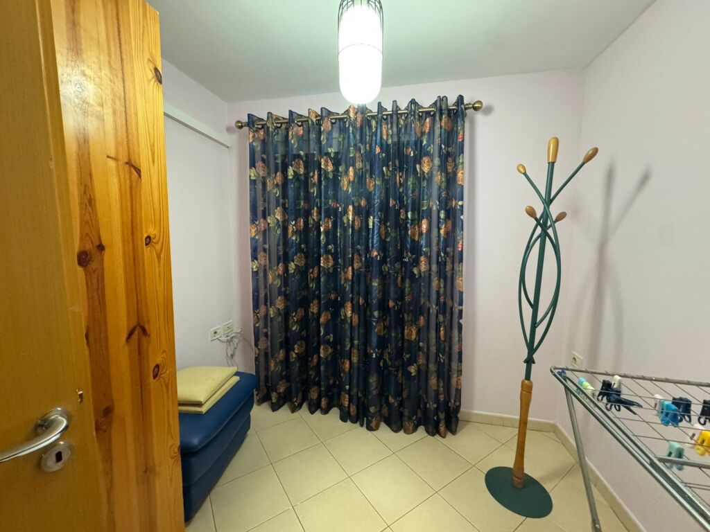 Apartament 2+1, Rruga e Durresit!