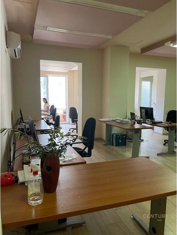 Affittasi ufficio di 120 m² nella zona di Shallvareve