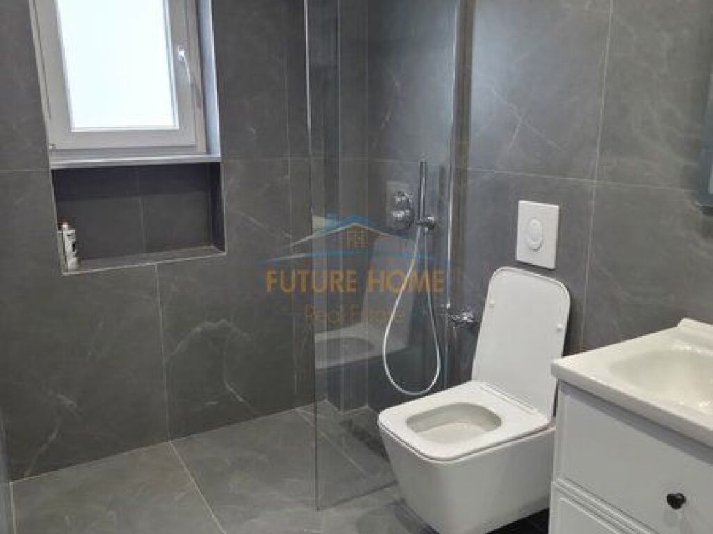 For sale, Apartment 1+1, New electric market, Tirana.