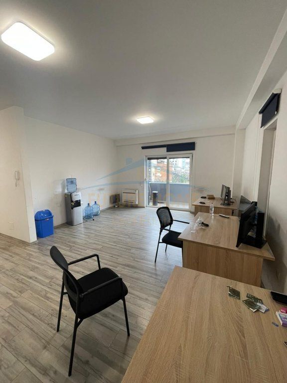 Qera, Ambjent biznesi Rruga Panorama , Quartum Residenxe