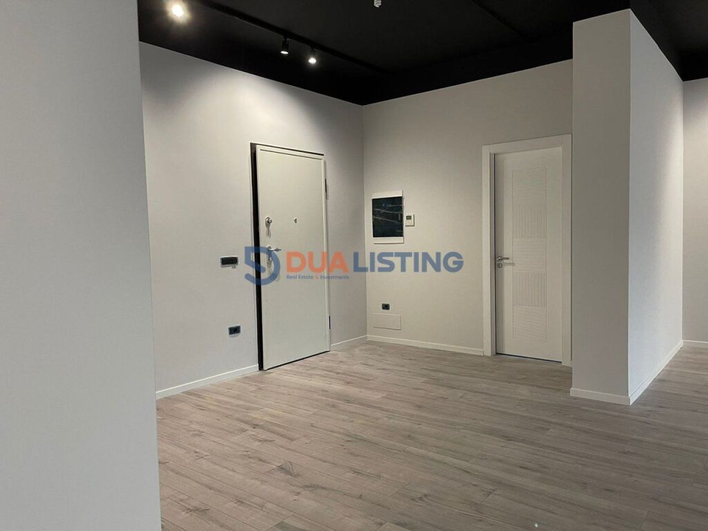 Locale Commerciale in Vendita – Posizione Premium 📍 Viale Giovanna d'Arco (vicino al Ministero degli Esteri)
