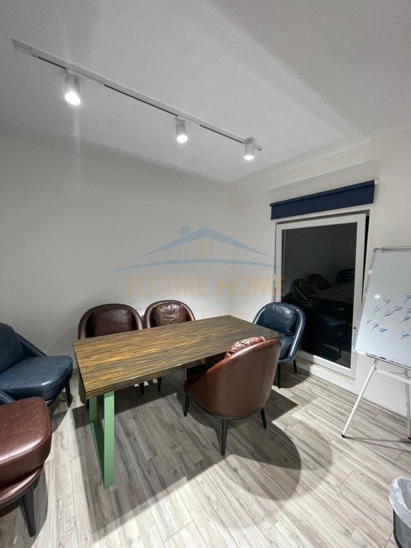 Qera, Ambjent biznesi Rruga Panorama , Quartum Residenxe