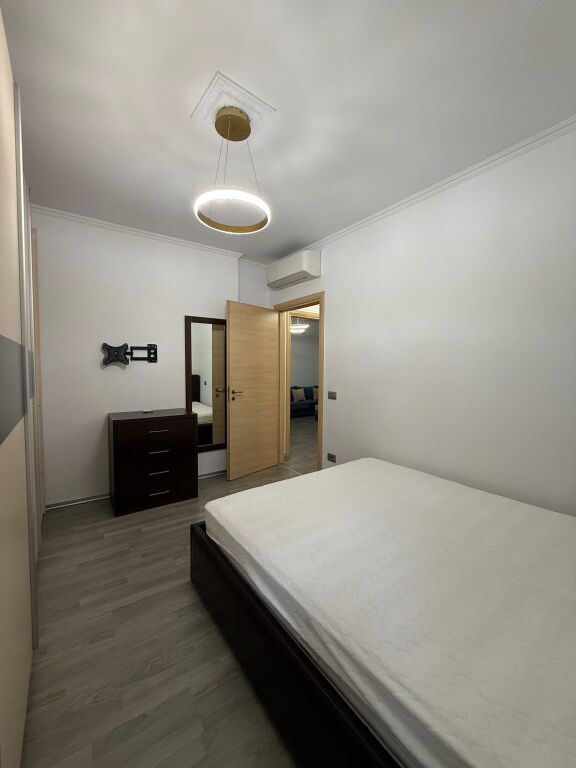 Jepet me qira apartament 2+1+2 tower bridge