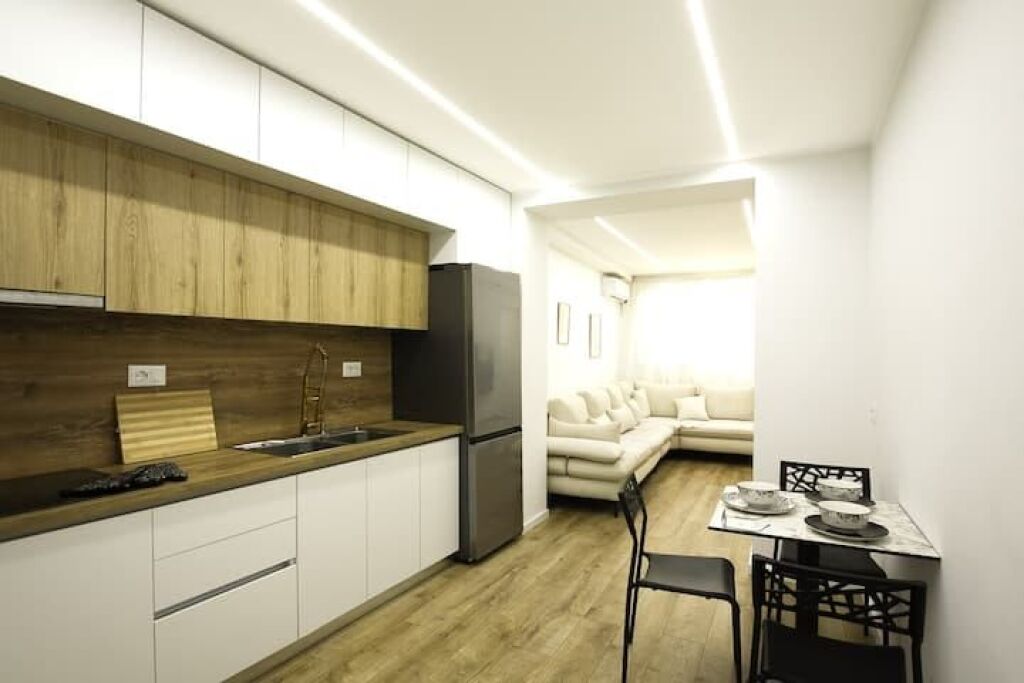 APARTAMENT ME QERA 1+1 21 DHJETORI 65.000 LEKE