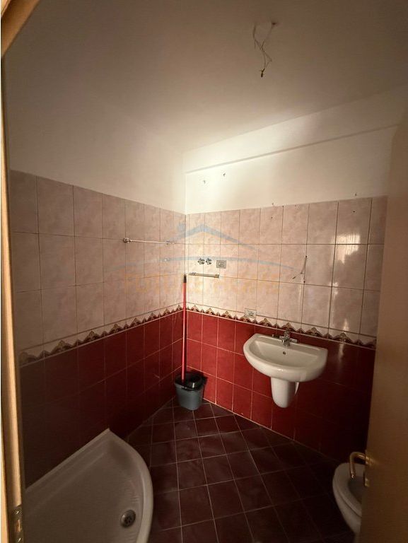 In vendita, Appartamento 2+1+2, Lago Secco, Tirana.