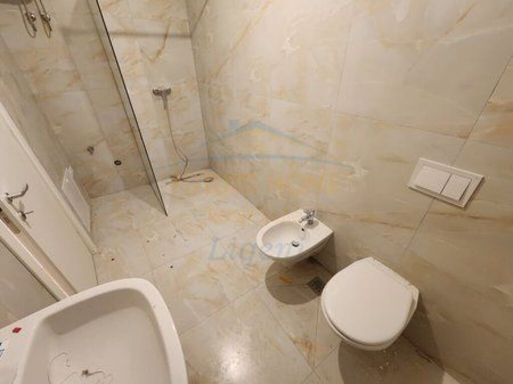 Vendita, Appartamento 1+1, Giardino Zoologico, Tirana