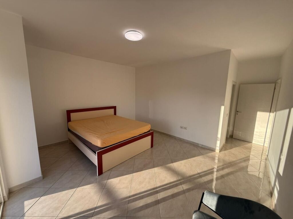 🏡 Shitet Apartament 2+1+2 📍 Kompleksi Tom Doshi, Shkozë💶 Çmimi: 137 milion leke