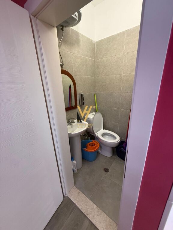 UFFICIO 40 M2 IN AFFITTO DA TOM DOSHI, SHKOZE 35.000 LEKE