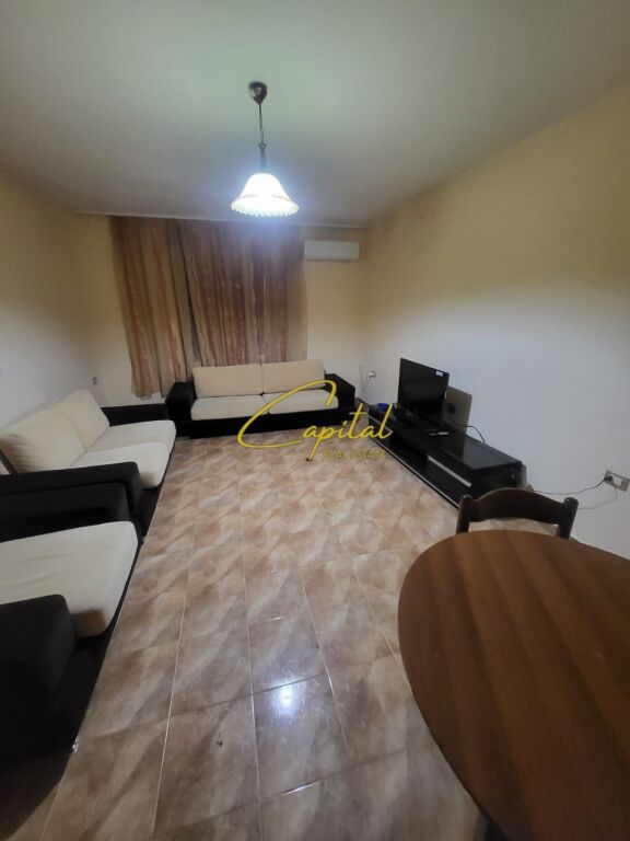 APARTAMENT ME QIRA 2+1 ISH TREGU ELEKTRIK 45.000 LEKE