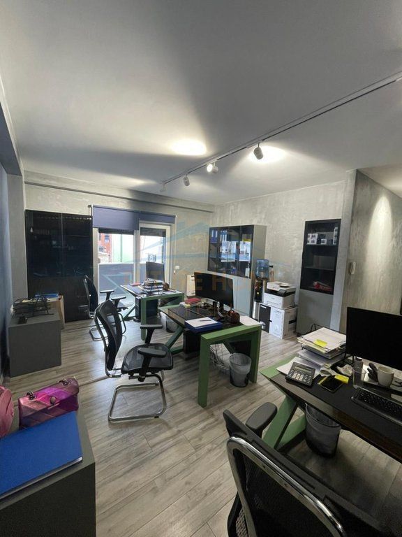 Qera, Ambjent biznesi Rruga Panorama , Quartum Residenxe