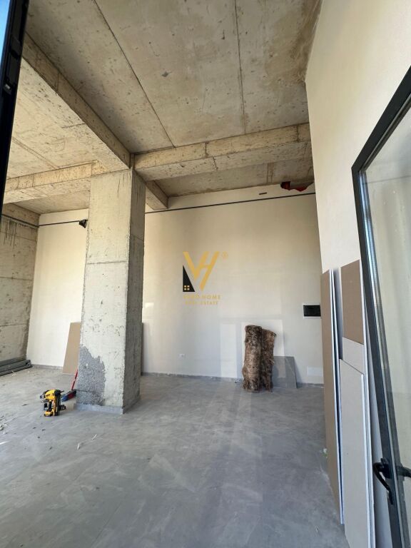SHOP FOR RENT 60 M2 AT KOM.JOLLA, ASTIR 65,000 LEKE