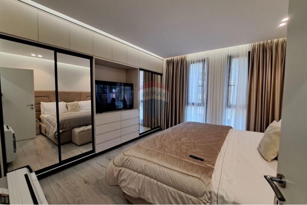 Apartament Luksoz për Shitje – Lungomare, Vlorë