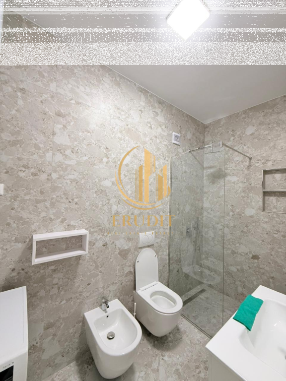 Apartment for rent in the Komuna e Parisit area.