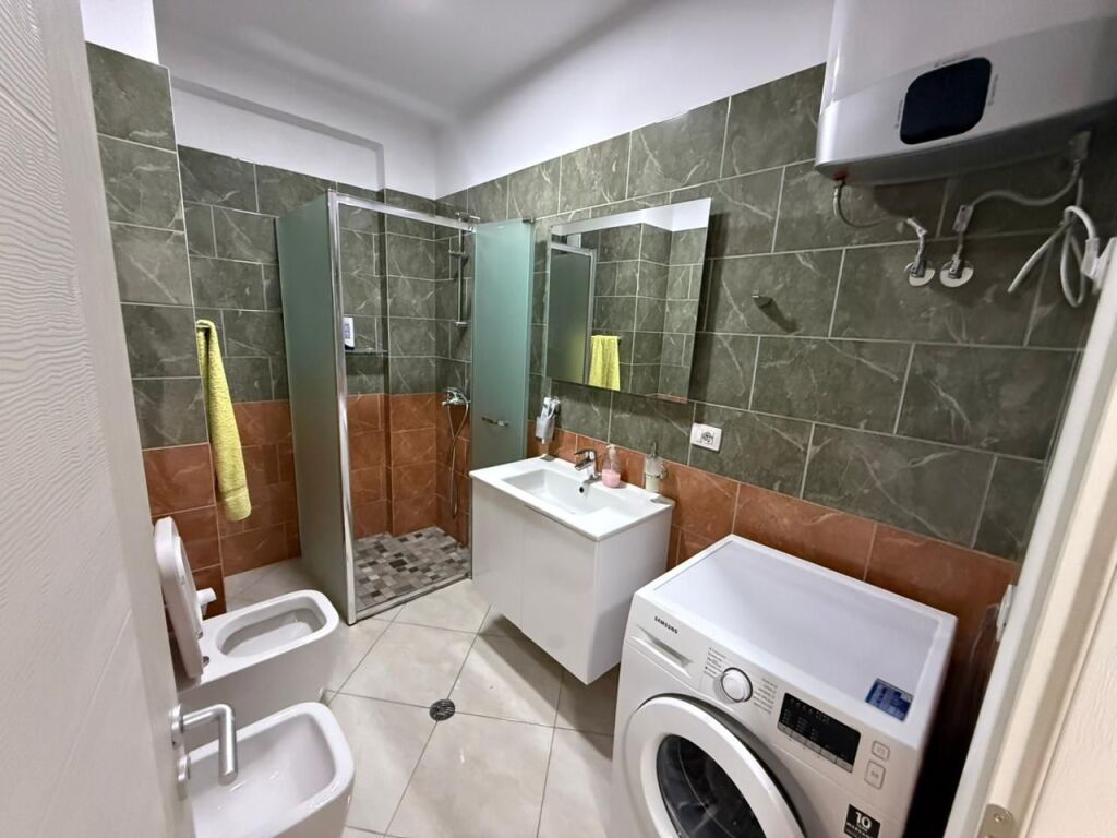 🏡 Shitet Apartament 2+1+2 📍 Kompleksi Tom Doshi, Shkozë💶 Çmimi: 137 milion leke